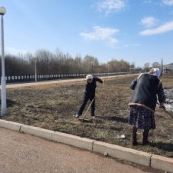 Весенний субботник в Детской школе искусств